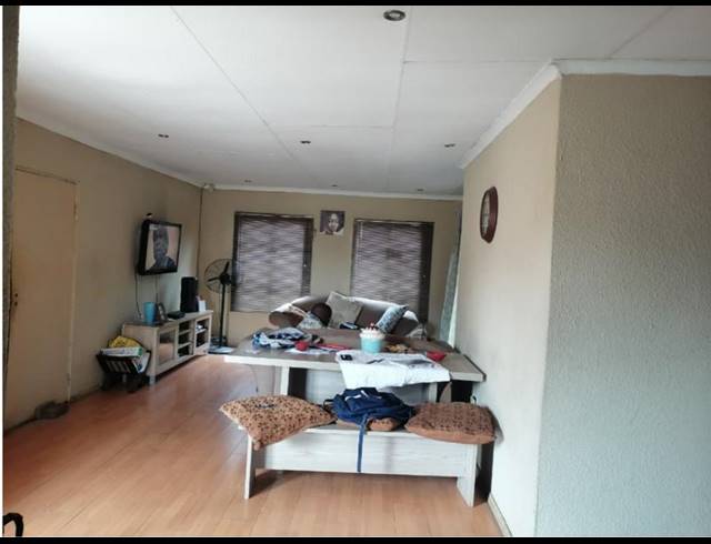 3 BEDROOM HOUSE FOR SALE IN LOTUS GARDENS